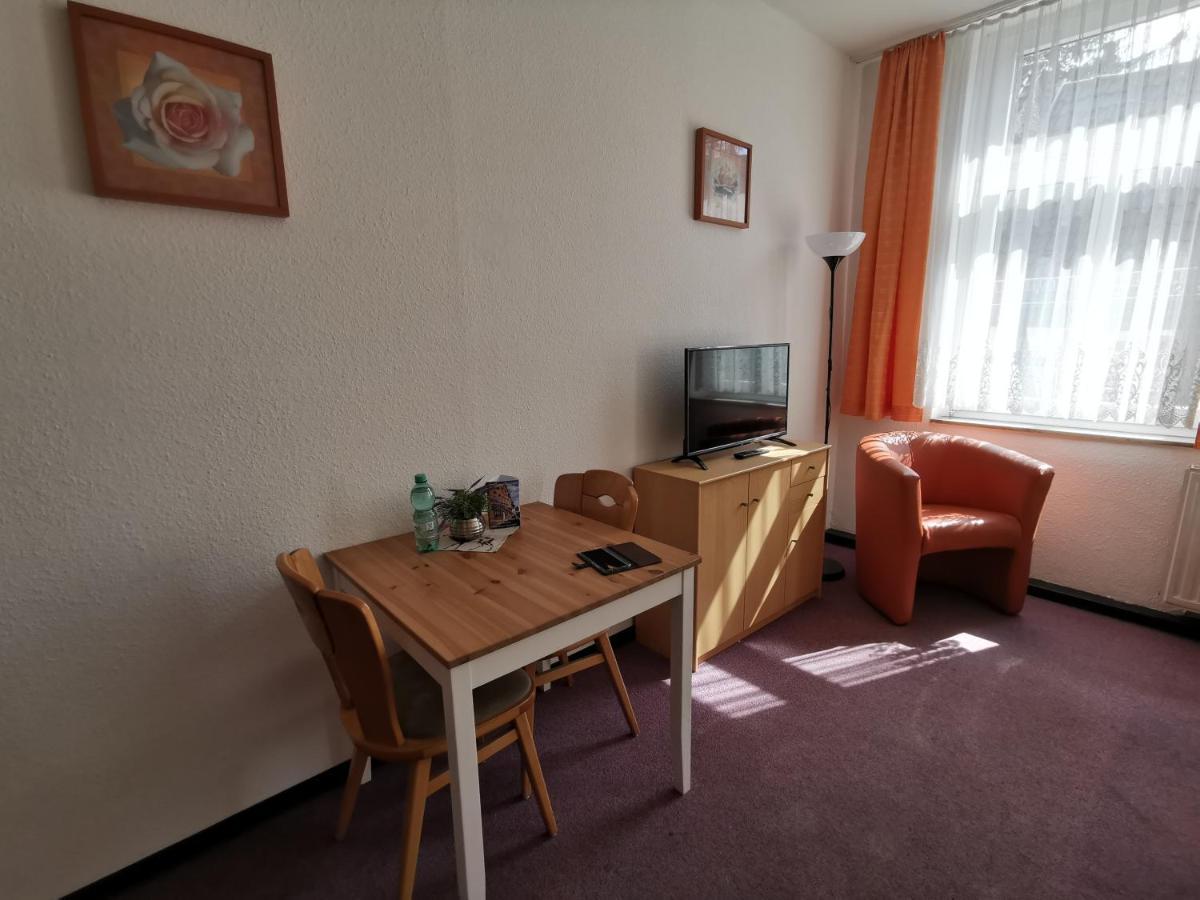 Hotel-Pension Zum Hirsch Hattersheim am Main Extérieur photo