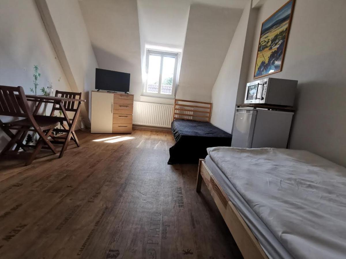 Hotel-Pension Zum Hirsch Hattersheim am Main Extérieur photo