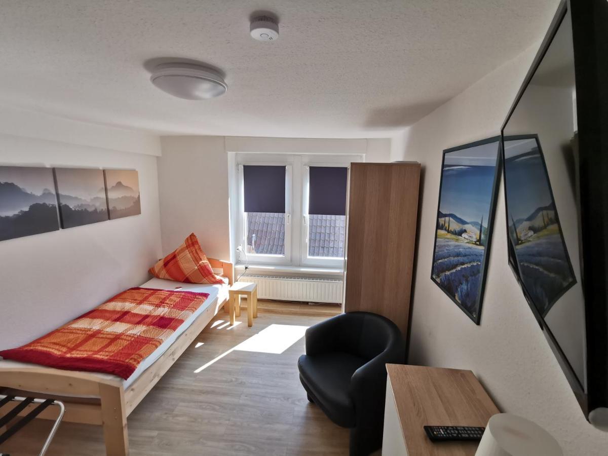 Hotel-Pension Zum Hirsch Hattersheim am Main Extérieur photo