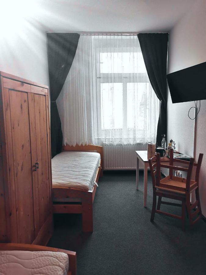 Hotel-Pension Zum Hirsch Hattersheim am Main Extérieur photo